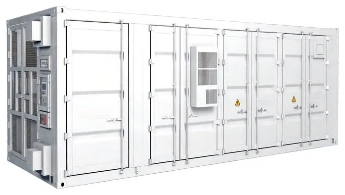 Containerised battery energy storage system with liquid cooling